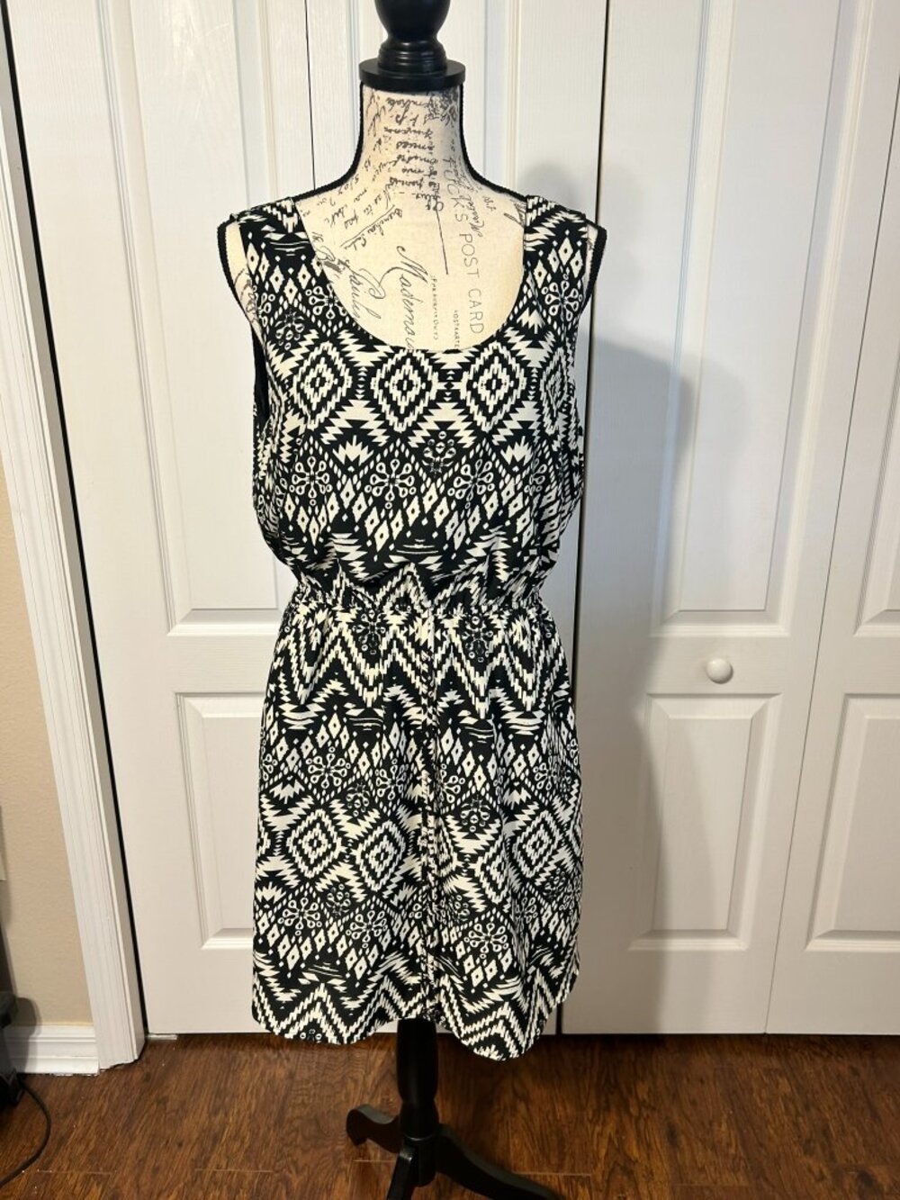 Speed Control New York XL Black Ivory Geometric Belted Dress